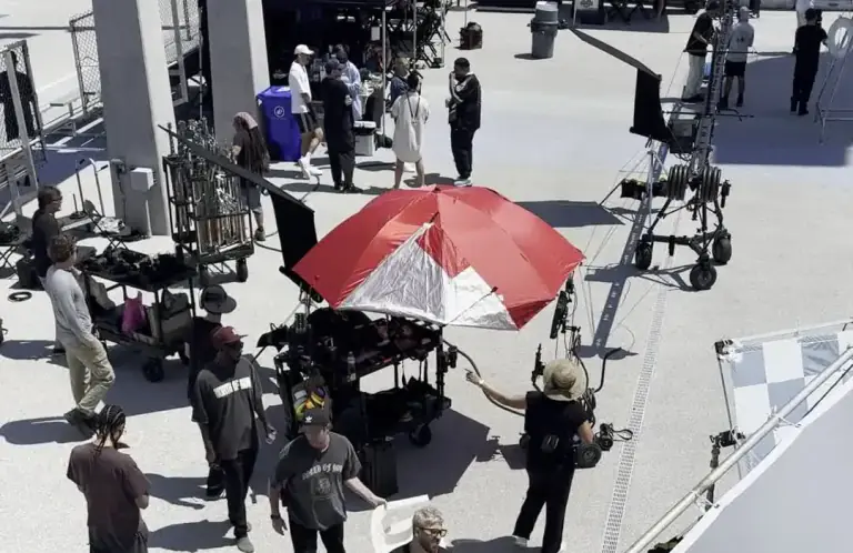 A MUUS unit at work on a rooftop set, seen from above